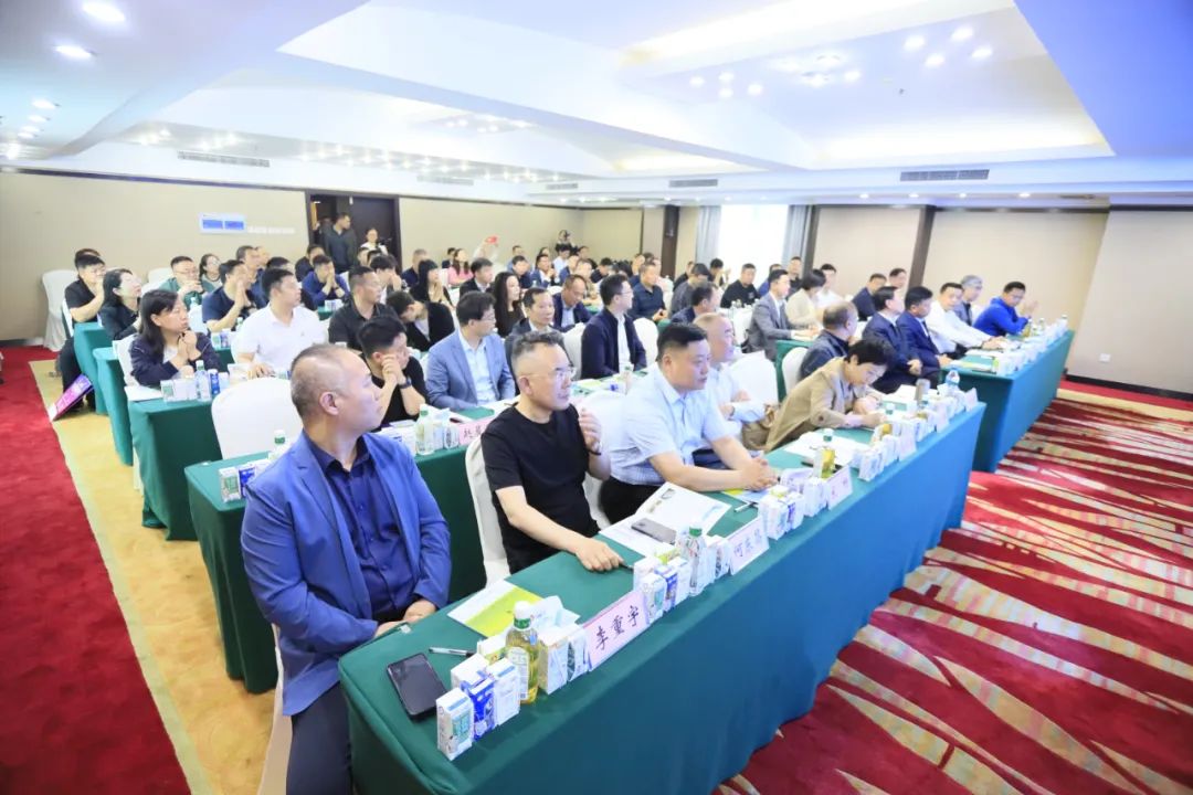 河南省2024國家“學(xué)生飲用奶計劃”推廣工作推進會在鄭州成功舉辦！